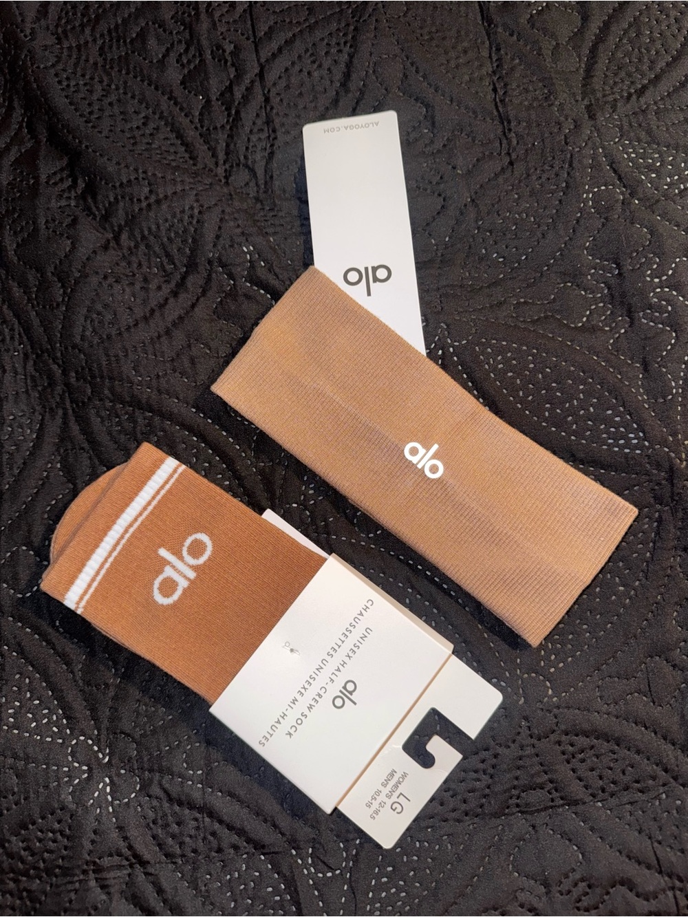 ALO Yoga Men's Crew Socks in Tan and Brown